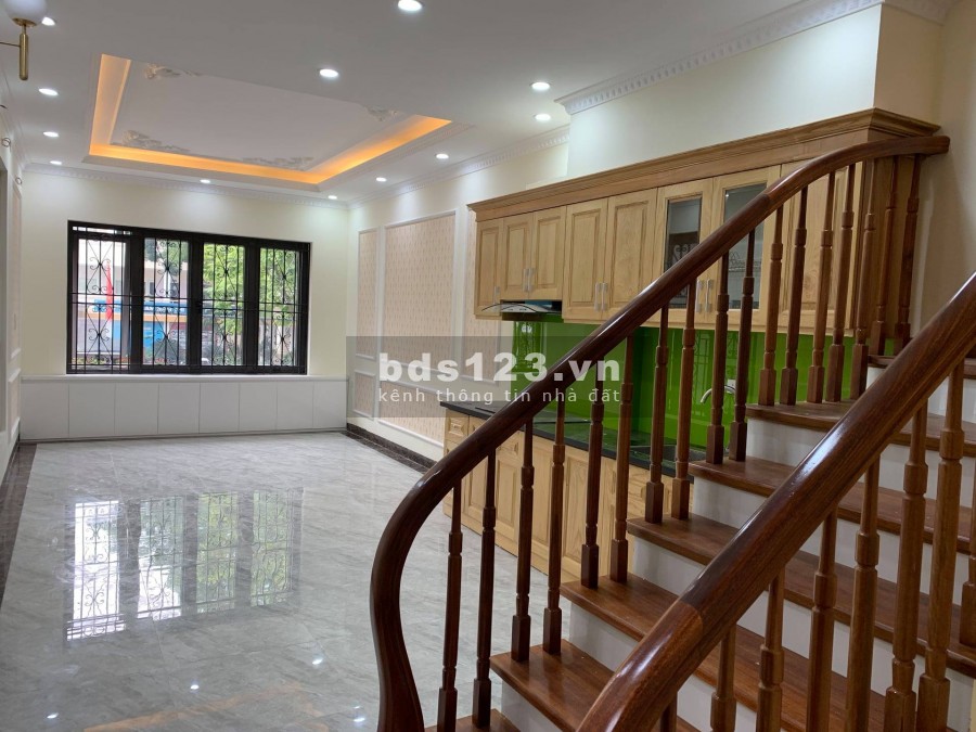 Bán nhà ngõ 42 Sài Đồng, Long Biên, 15m ra ô tô tránh,đẹp như KS 5 sao, giá 3.2 tỷ.
