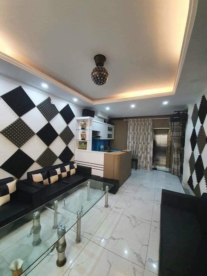 Bán nhà mặt ngõ 1160 đường Láng Đống Đa thang máy dt 45m2, 6 tầng, giá 8.5 tỷ 0902224679