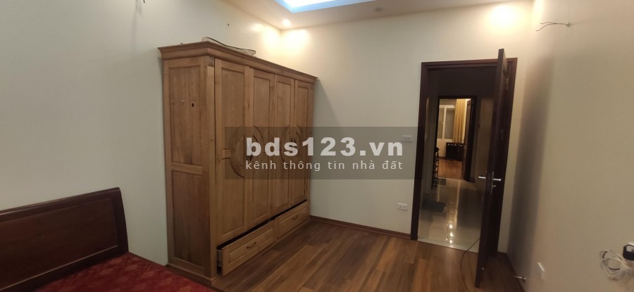 Ngõ phố Kim Giang 5 tầng diện tích sử dụng 45m2 ô tô đỗ cửa giá bán 5.2 tỷ, lh 0918120568
