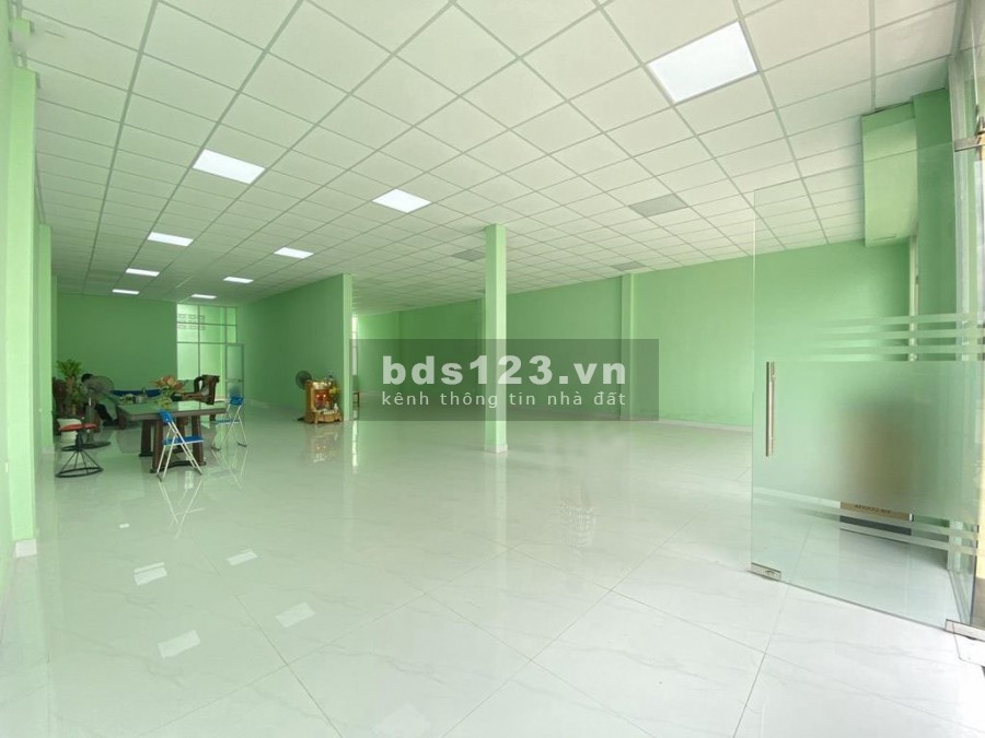 Cho thuê mặt bằng rộng 10x20m trệt trống suốt, sẵn máy lạnh An Phú Quận 2, lhcc