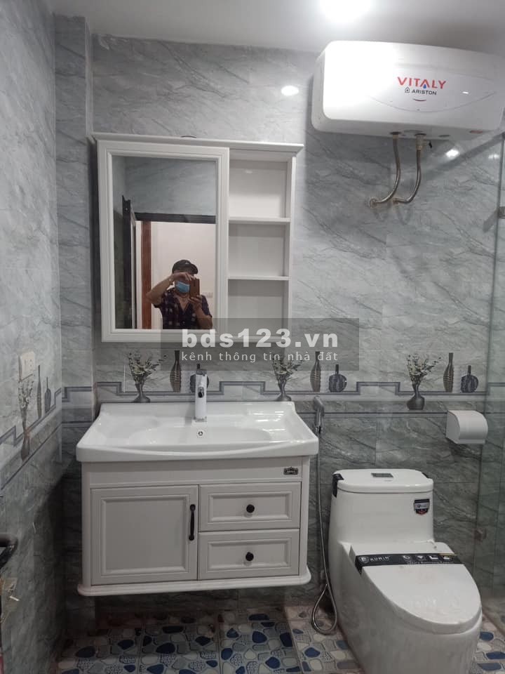 Nhà Siêu Đẹp 46m2, 4 tầng, mặt tiền 4m giá 3.3 tỷ – phố Tô Vĩnh Diện, Thanh Xuân
