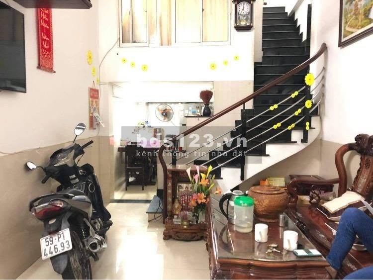 Bán nhà 36m2, 2 lầu, sân thượng, giá 5,7tỷ đường CMT8, Phường 5, Tân Bình.