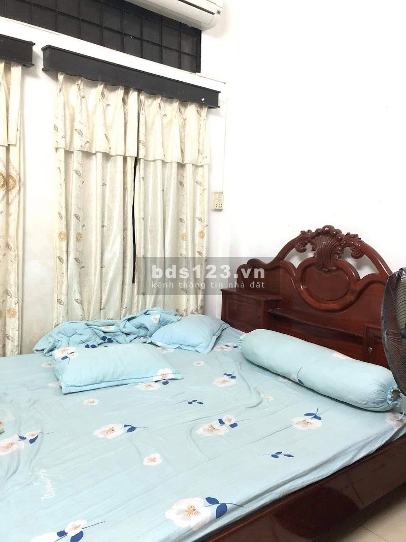 Bán nhà 36m2, 2 lầu, sân thượng, giá 5,7tỷ đường CMT8, Phường 5, Tân Bình.