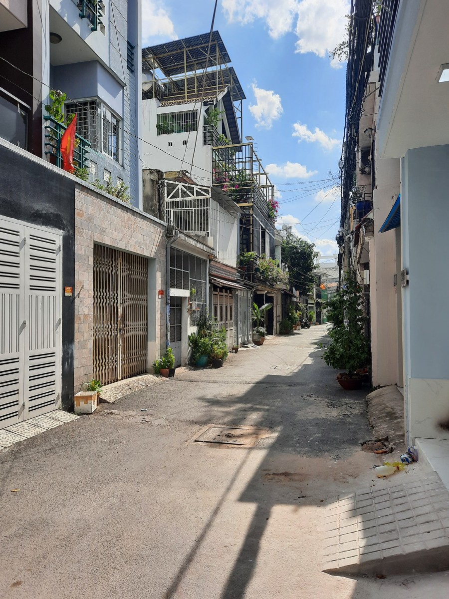 Đường số 5, cần bán nhà nguyên căn hẻm 1 xẹt diện tích 33m2, 2 tầng giá chỉ 3,15 Tỷ