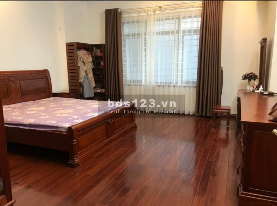 Bán nhà Ngọc Thuỵ gần cầu Long Biên, ngõ thoáng, diện tích 34m2, 3 tầng, mt 6m, giá 2.6 tỷ