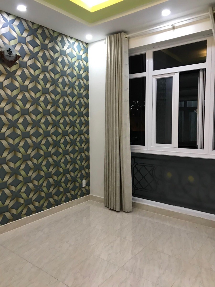 Bán nhà mặt tiền kinh doanh, Xóm Chiếu phường 16, Quận 4, giá bán chỉ 5.65 tỷ