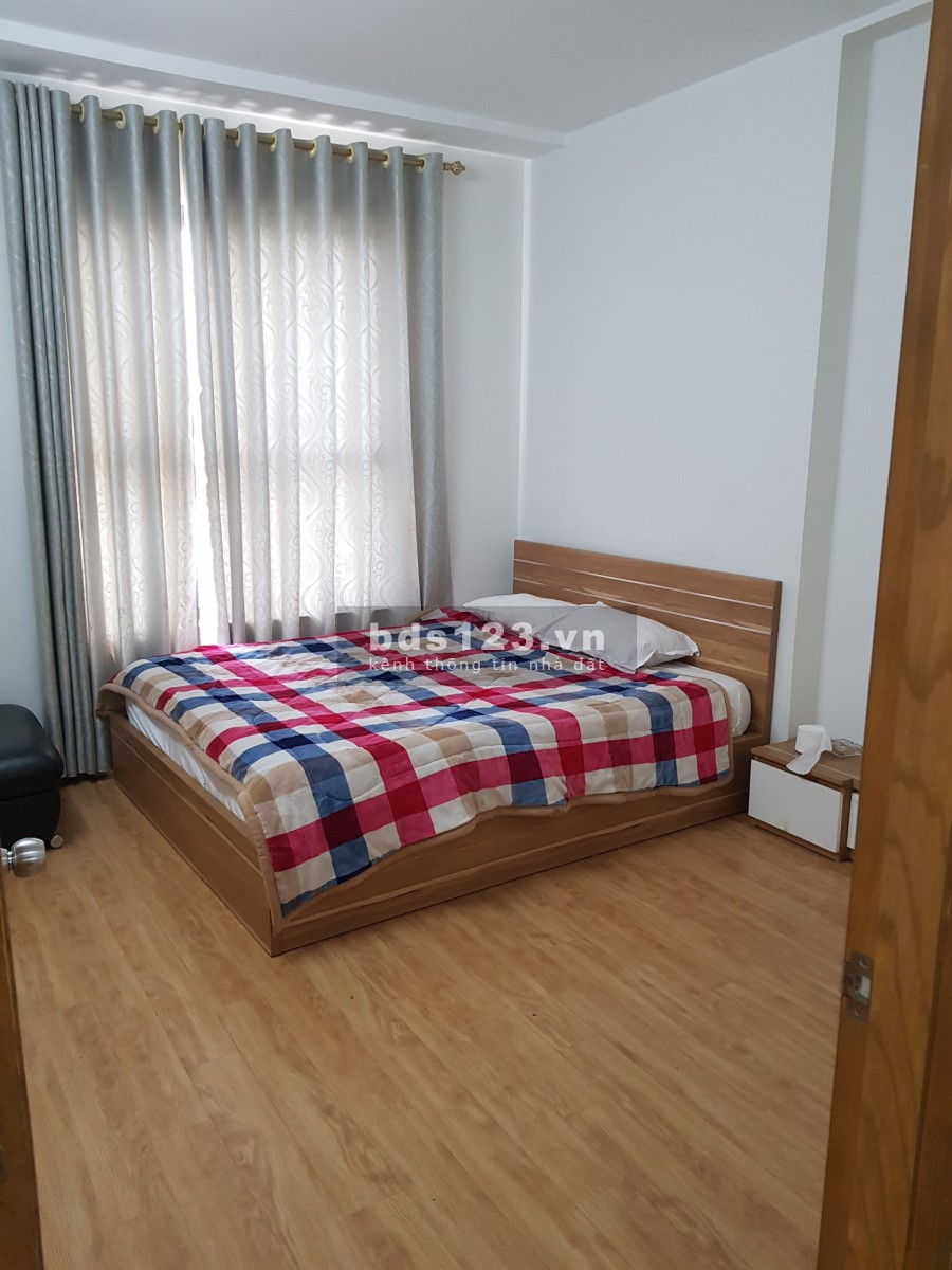 Cho thuê chung cư Golden West Lê Văn Thiêm, 107m2, 4 phòng ngủ, full đồ, 14.5 triệu. LH 0377983070