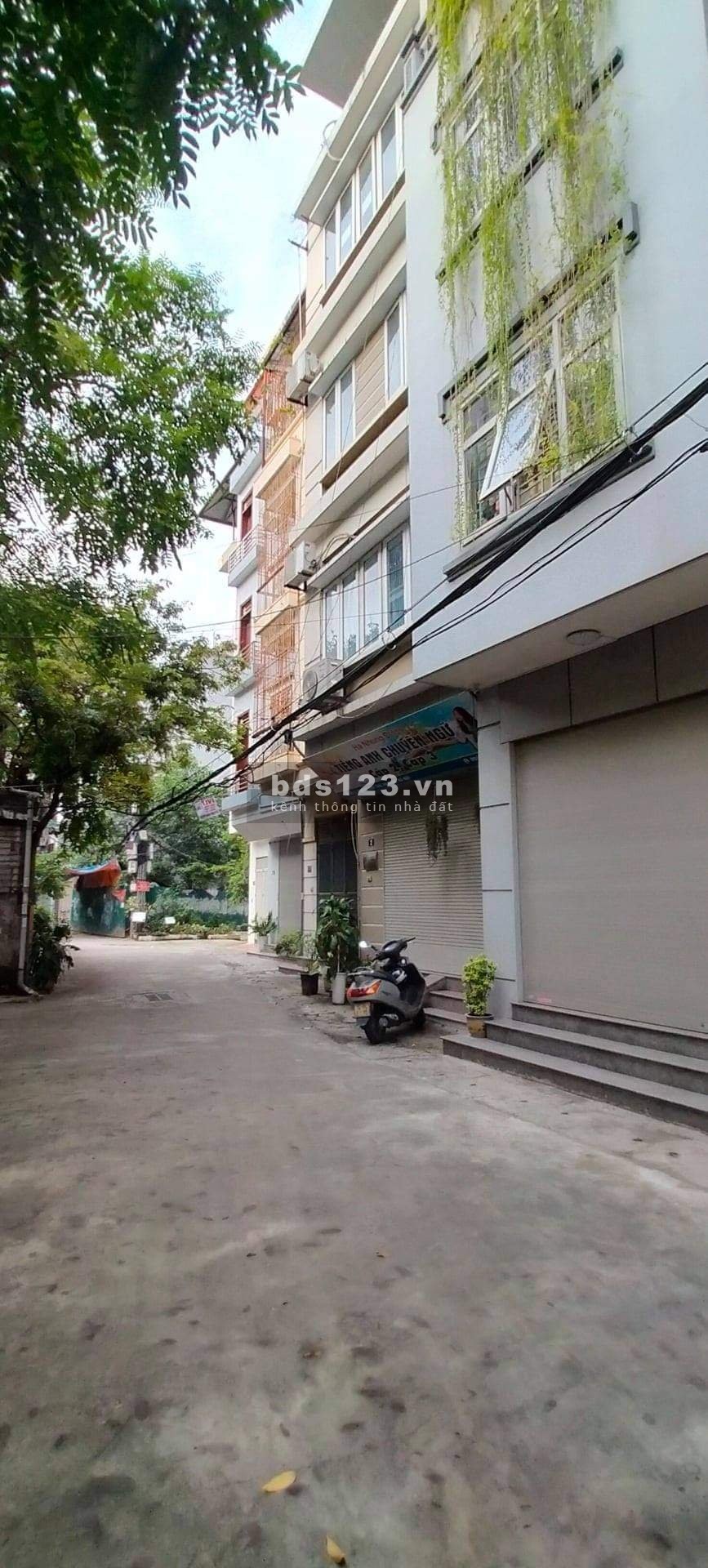 Bán nhà Hoàng Mai, ngõ siêu rộng, ô tô đỗ cổng, giá nhỉnh 4 tỷ, đúc kiên cố 4 tầng sổ sẵn