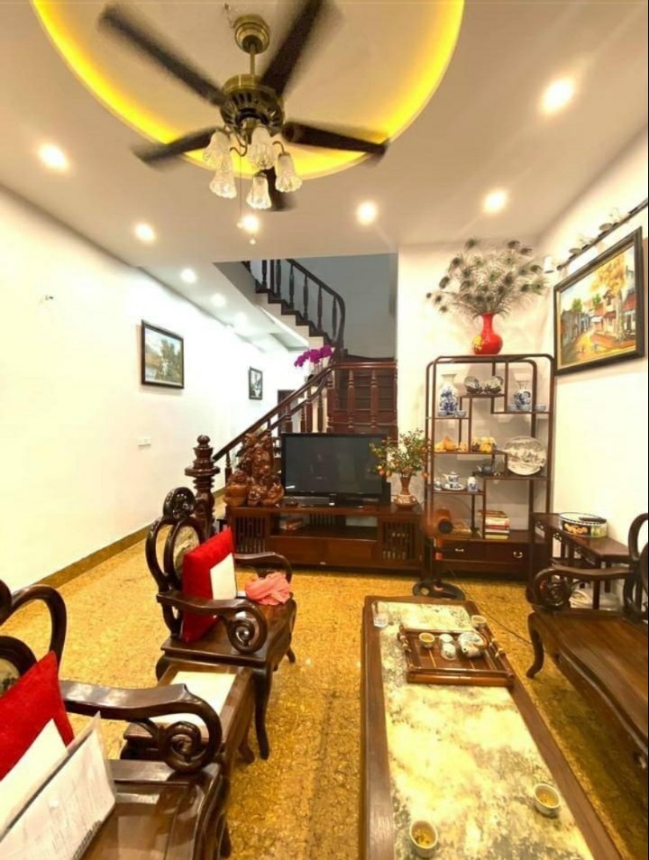 Nhà đẹp ở ngay gần phố đỉnh tiện ích tặng nội thất cực đẹp diện tích 56 m2 giá chỉ có 4,6 tỷ