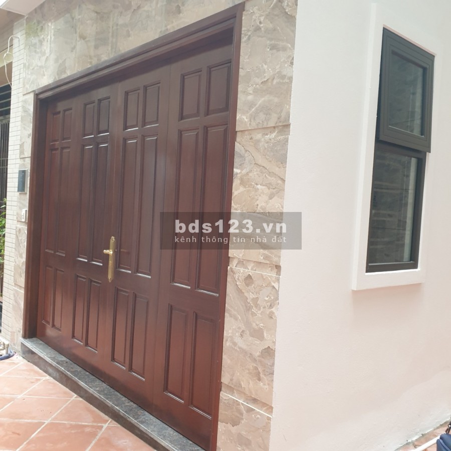 Bán nhà đẹp phố Hồng Tiến,Long Biên diện tích 38m2 xây 5 tầng giá 3 tỷ hơn.