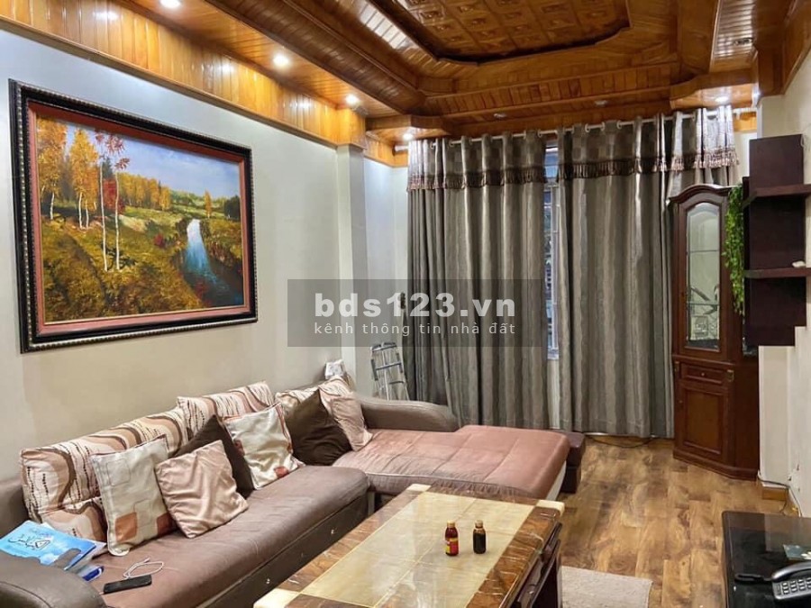 Bán nhà phố 8/3 Quận Hai Bà Trưng, ngõ ô tô tránh, gara, diện tích 50m2 đúc 4 tầng giá chỉ 7.5 tỷ