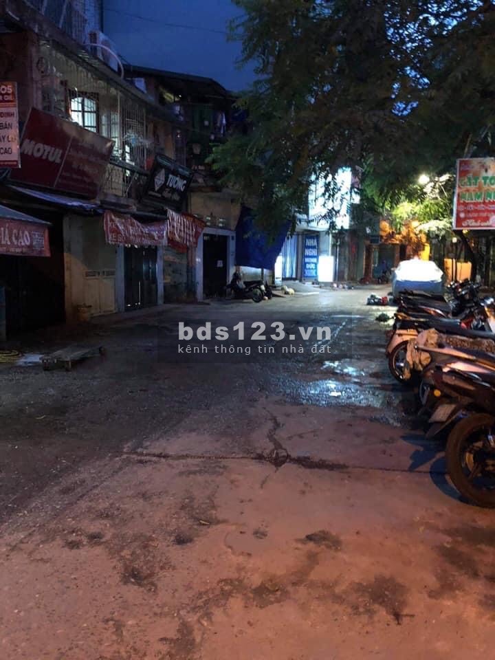Bán nhà phố 8/3 Quận Hai Bà Trưng, ngõ ô tô tránh, gara, diện tích 50m2 đúc 4 tầng giá chỉ 7.5 tỷ