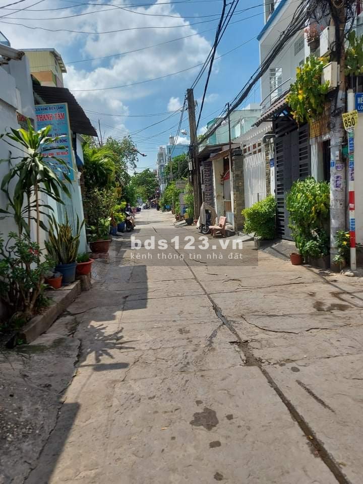Lê Thúc Hoạch, Quận Tân Phú giá bán 590 triệu có nhà ở ngay, sổ đỏ nở hậu, lh 0918272519