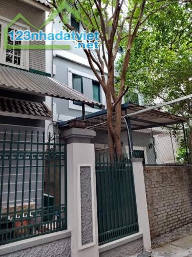 Bán Biệt thự đẳng cấp Ngọc Thụy 140m2 x 3T, MT 8.5m, giá 10.5 tỷ, Ô tô, gần Khai Sơn.