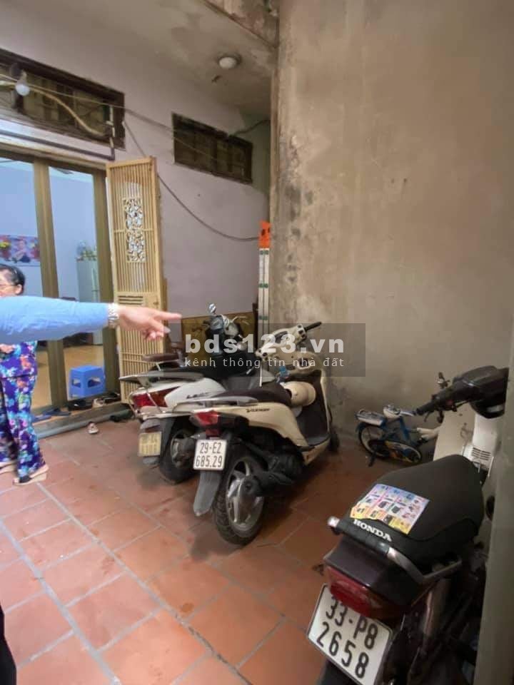 Bán Nhà, Mặt Phố Khương Trung Quận Thanh Xuân, Kinh Doanh Nhỏ Vỉa Hè, Ô Tô Tránh dừng đỗ trước cửa.