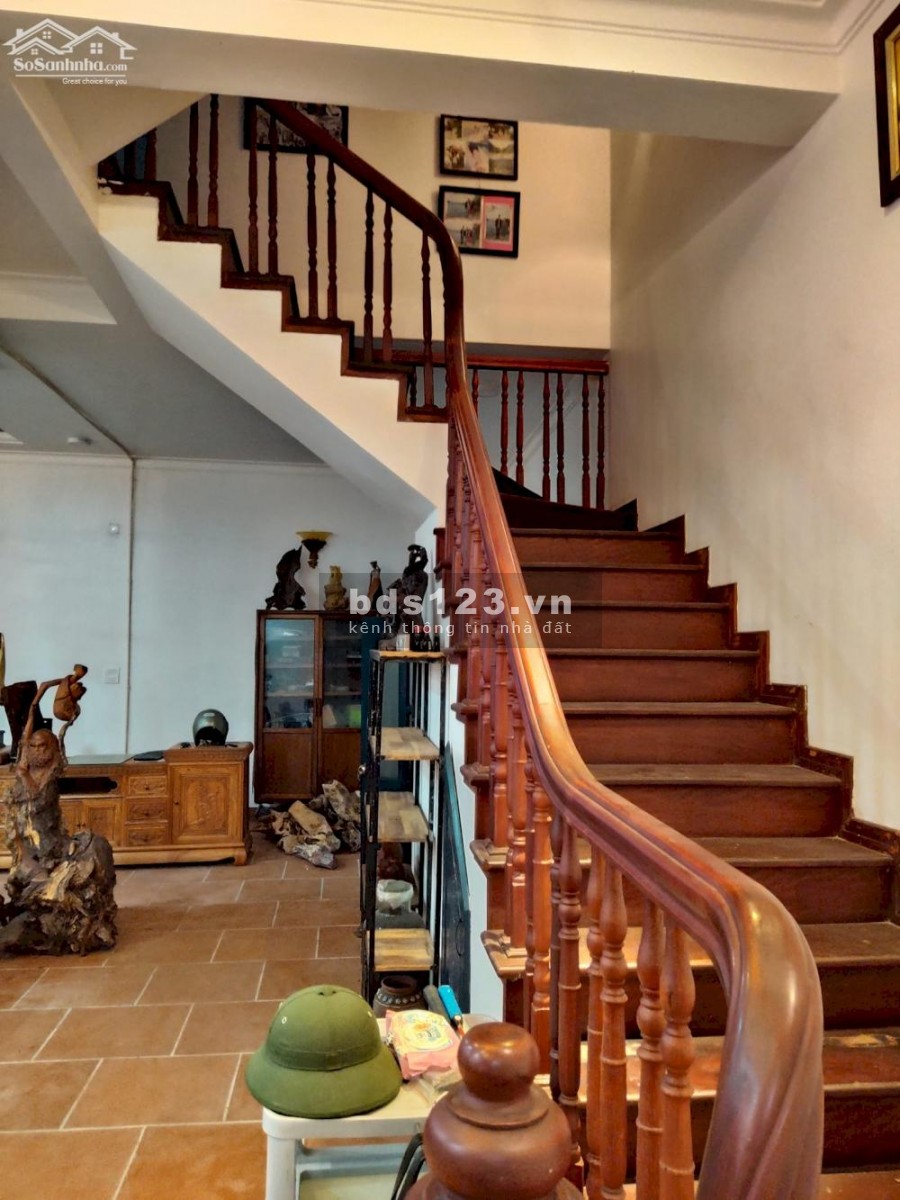 Bán Biệt thự đẳng cấp Ngọc Thụy 140m2 x 3T, MT 8.5m, giá 10.5 tỷ, Ô tô, gần Khai Sơn.