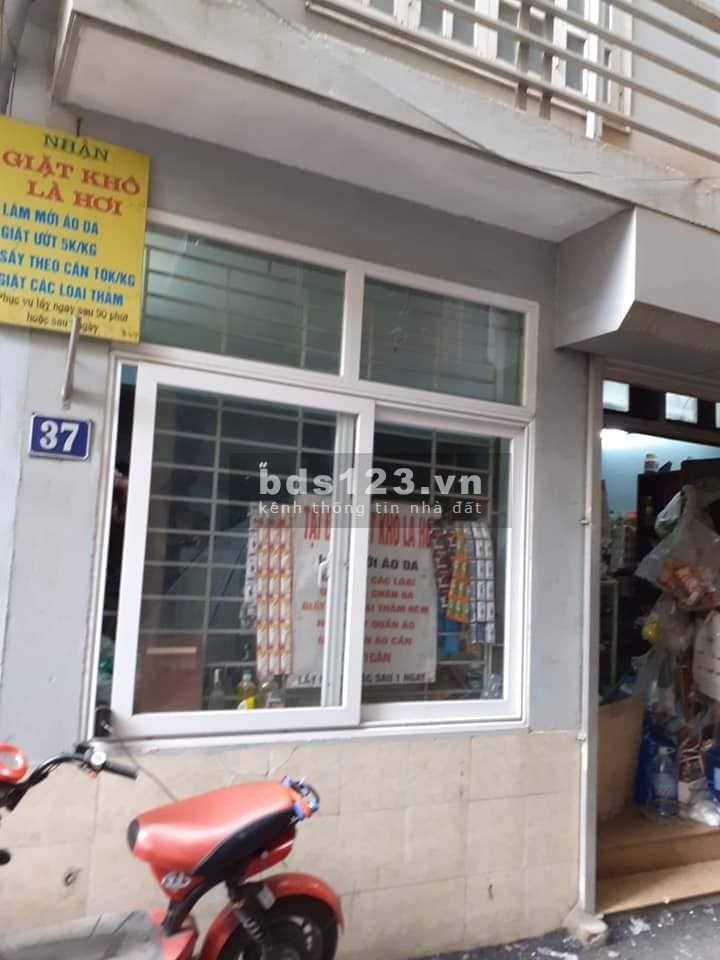 Bán nhà ngõ ô tô Lạc Long Quân Quận Cầu Giấy dt 30m2, 5 tầng, mt 4.5m, giá 4.5 tỷ, lh 0975513371