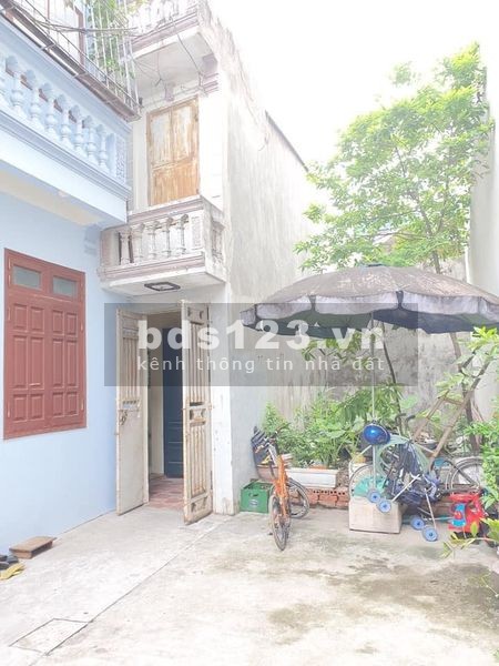 Bán nhà nguyên căn ngõ thông, ô tô đỗ cổng nhỉnh 1 tỷ, 2 mặt thoáng, ở ngay, sổ riêng