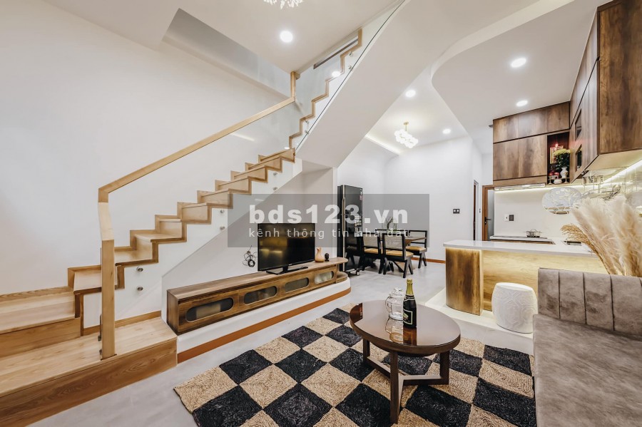 Bán nhà mặt tiền 6m diện tích đất 125m2 Nguyễn Thị Minh Khai Quận 1