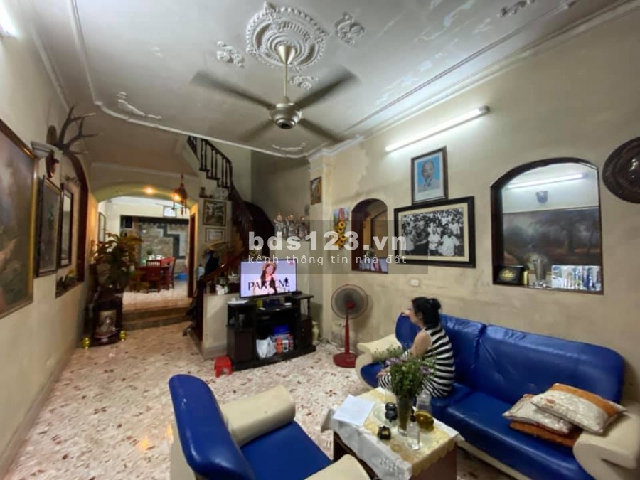 Bán nhà 5 tầng, ngõ ô tô Phạm Văn Đồng giá bán 4.85 tỷ, dt 61m2, thoáng trước và sau
