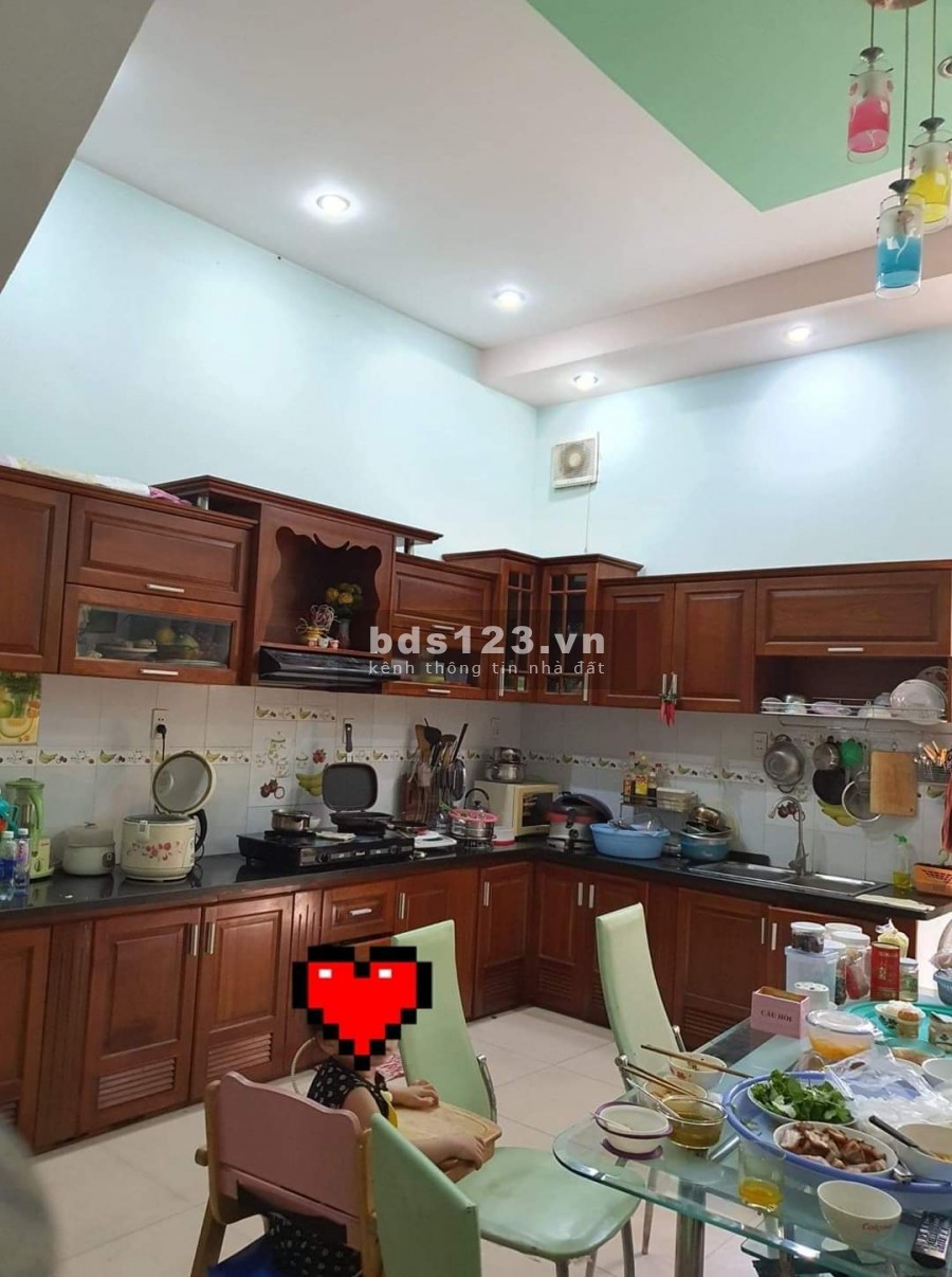 Bán nhà Phạm Văn Bạch 4 tầng, rộng đẹp, tiện kinh doanh giá 9.4 tỷ, pháp lí sạch