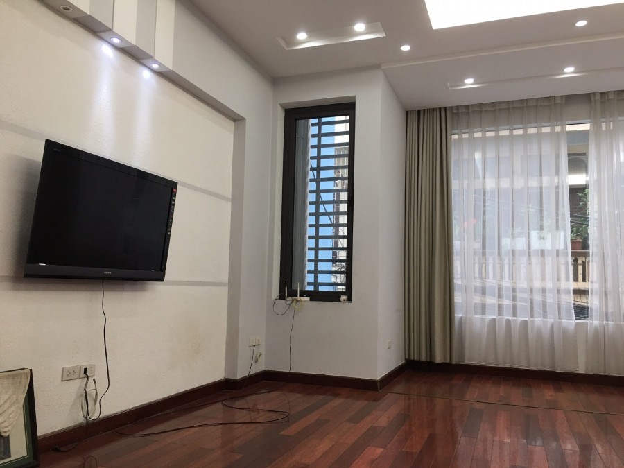 Bán nhà nguyên căn khu phân lô đường Nguyễn Khang Quận Cầu Giấy, mặt tiền 5m