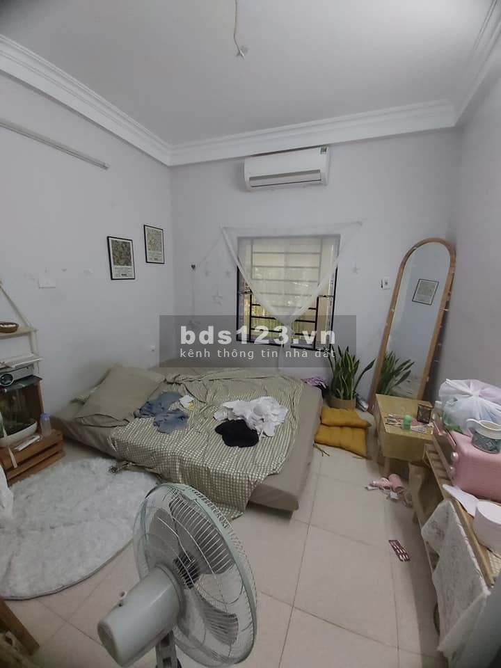 Bán nhà Đại La, 6 phòng vừa ở vừa cho thuê, sổ chính chủ, nhà còn mới, giá 3.35 tỷ
