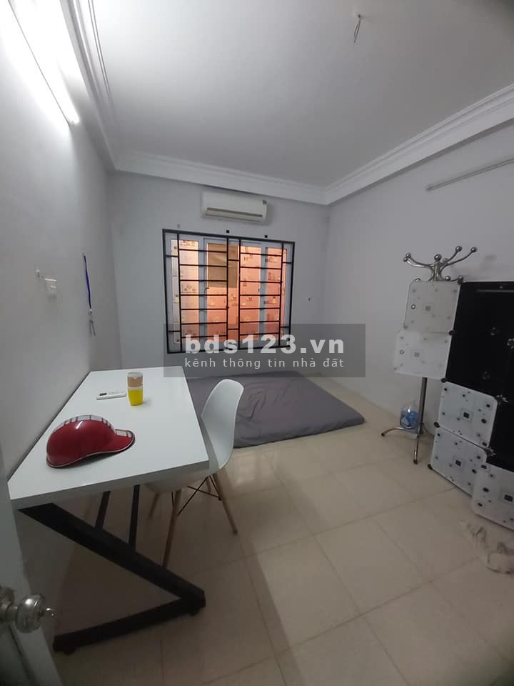 Bán nhà Đại La, 6 phòng vừa ở vừa cho thuê, sổ chính chủ, nhà còn mới, giá 3.35 tỷ