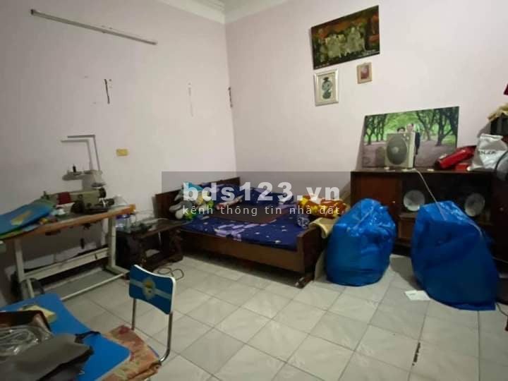 Bán Nhà, Mặt Phố Khương Trung Quận Thanh Xuân, Kinh Doanh Nhỏ Vỉa Hè, Ô Tô Tránh dừng đỗ trước cửa.
