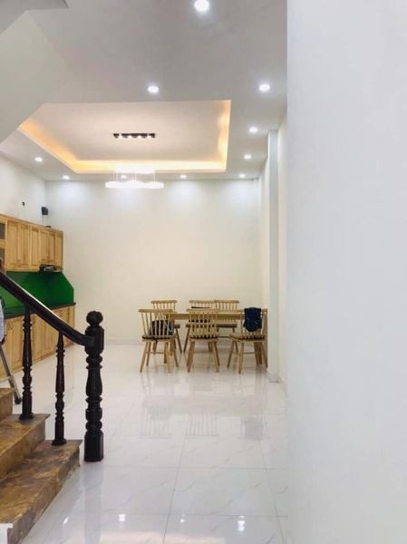 Cần bán gấp nhà ở Vũ Tông Phan 50m2x4T, MT 4.5, Ngõ thông thoáng rộng cách phố 15m, giá 4.95 tỷ.