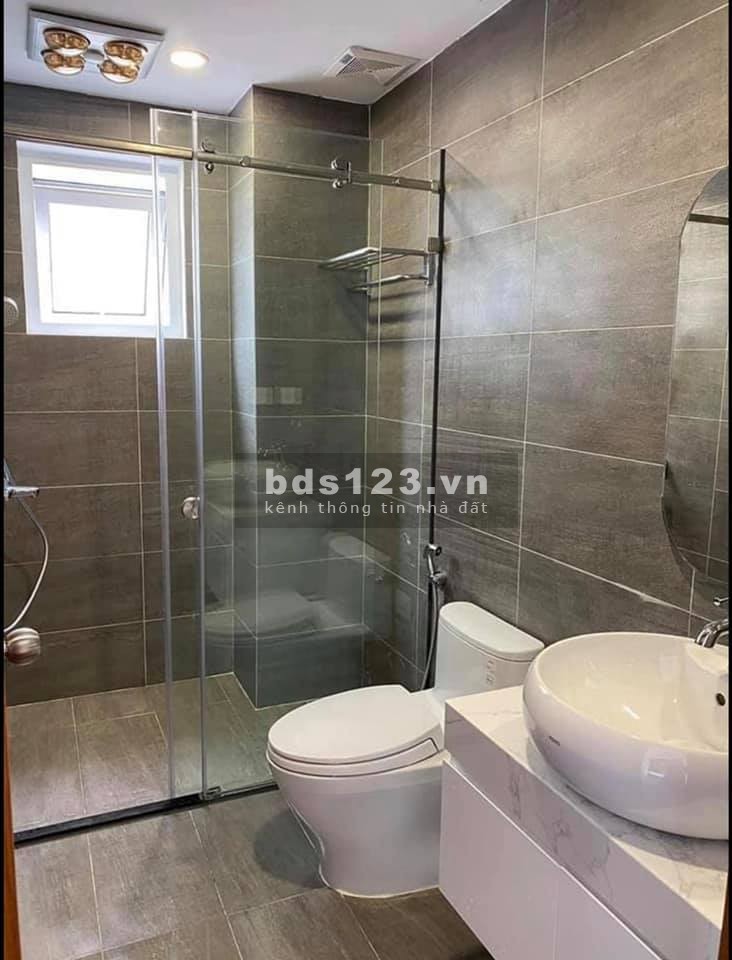 Mùa dịch nợ nhiều bán gấp nhà phố Đào Tấn, diện tích 40m2, 5 tầng, giá bán 3.6 tỷ, sổ sẵn
