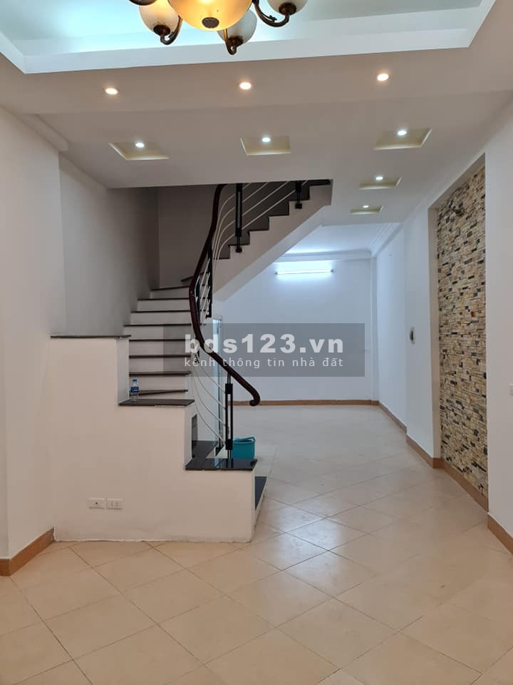 Bán nhà Hoàng Như Tiếp dtsd 55m2 ô tô lô góc ngõ thông giá bán nhanh 4.5 tỷ