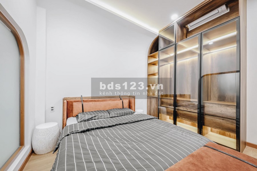Bán nhà mặt tiền 6m diện tích đất 125m2 Nguyễn Thị Minh Khai Quận 1