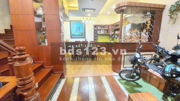 Nhà mới đẹp nguyên căn diện tích 43m2, vị trí thuận lợi ô tô tránh tài chính nhỉnh 4 tỷ