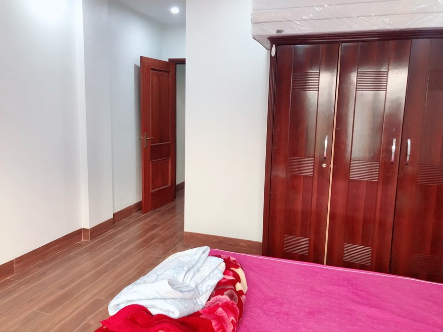 Bán nhà Mỗ Lao, Hà Đông, lô góc, diện tích 40m2, 5 tầng, ô tô, gần hồ, sân chơi chung. Đẹp!