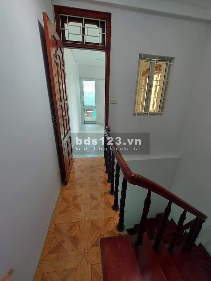Bán nhà Phố Minh Khai, diện tích sử dụng 30m2, 5 tầng đúc, giá chào 3,1 tỷ, hỗ trợ vay