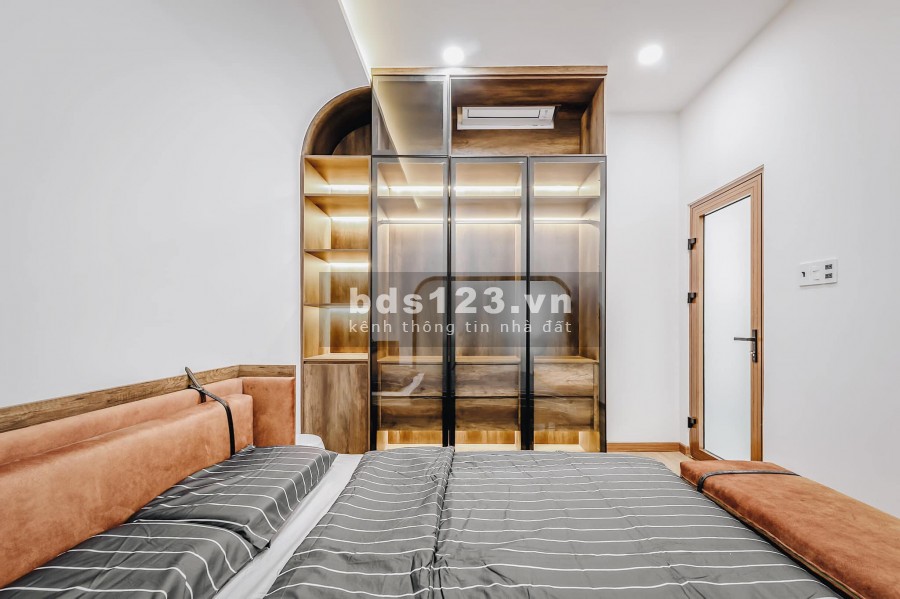 Bán nhà mặt tiền 6m diện tích đất 125m2 Nguyễn Thị Minh Khai Quận 1