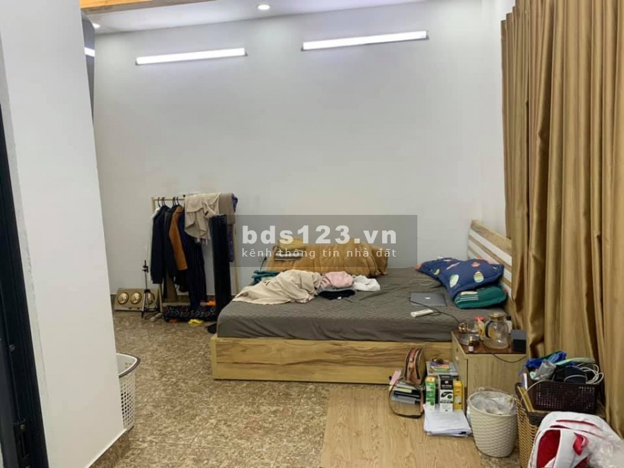 Nhà Bùi Xương Trạch 3 tầng, dt 51m2, giá 3tỷ8 ngõ thông đường ô tô qua nhà