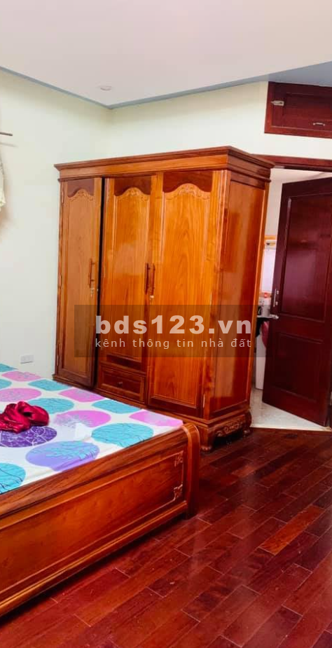 Nhà ở Nguyễn Huy Tưởng dt 23m2 4 tầng giá 2.55 tỷ ngõ rộng đông dân kinh doanh tốt