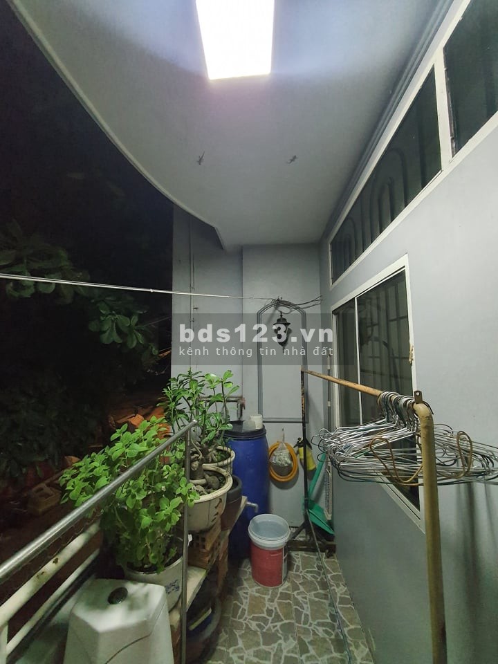 Bán nhà mặt tiền đường số 6, phường 15, Gò Vấp, diện tích 36m2, 2 tầng chỉ 2.4 tỷ