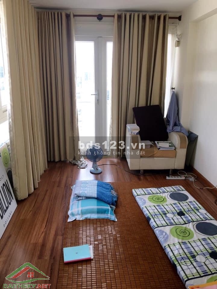 Bán nhà 4 tầng đúc, đường Nguyễn Hữu Tiền, gần Chế Lan Viên, giá rẻ 5.7 tỷ, bàn giao sổ sẵn