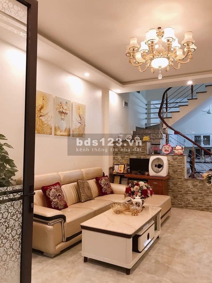 Bán gấp nhà riêng phố Nguyễn Cao quận Hai Bà Trưng, lô góc, diện tích sử dụng 36.7m2
