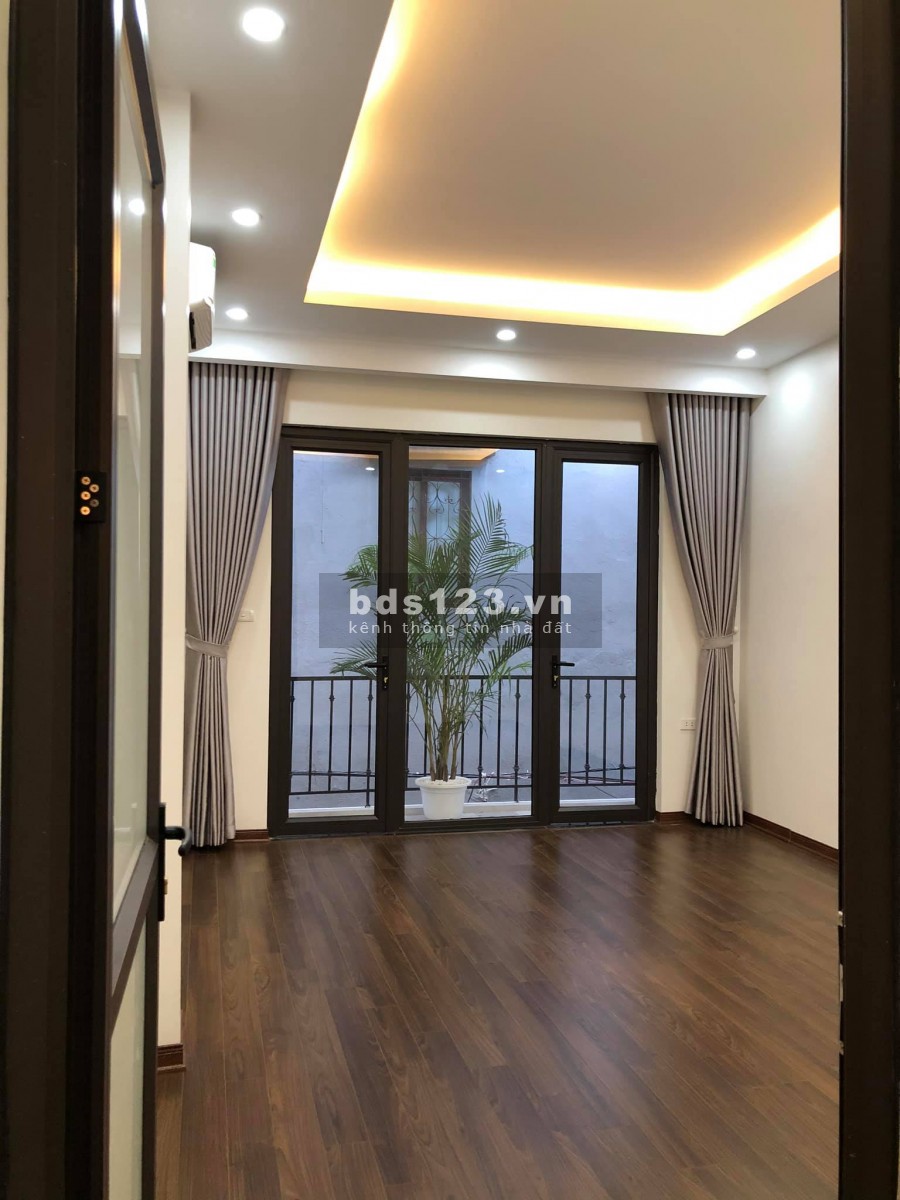 Bán nhà nguyên căn Trần Phú Hà Đông, nhỉnh 3 tỷ, dt 50m2, ngõ rộng, an sinh đỉnh, lhcc