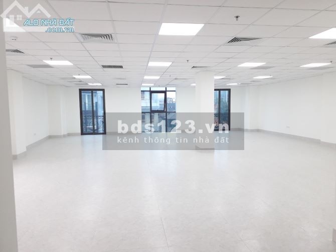 Còn sàn hot rộng 60m2 - 80m2 - 160m2 tại 80 Nguyễn Tuân, liện hệ 0974352961, tiện ích đủ