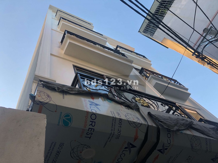 Bán căn nhà mới lô góc vuông vắn 45m2 tại Tân Mai -Trương Định :5 Tỷ 3