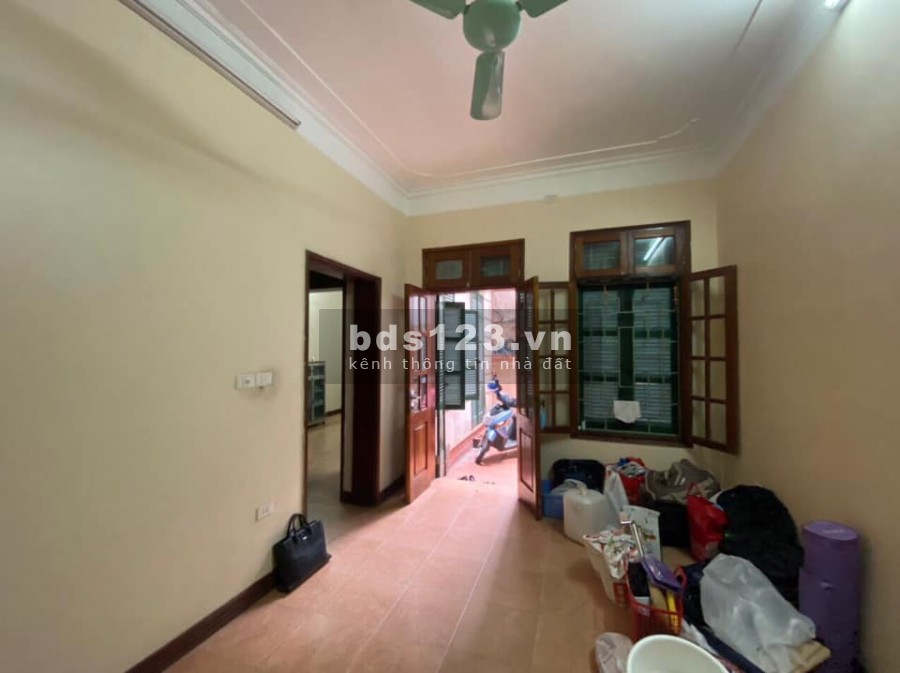 Bán gấp nhà phố Ngọc Khánh- Ba Đình mặt tiền rộng 7,3m 3 tầng giá 5,19 tỷ