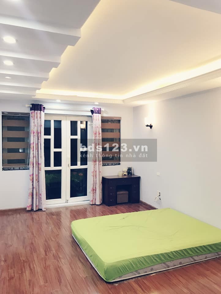 Bán nhà riêng Ngọc Lâm ô tô đỗ cổng, nhà đẹp, dt 40m2, 6 tầng, giá 3.5 tỷ, thương lượng