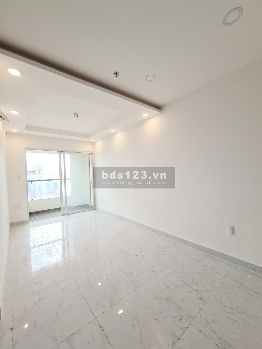 Chính chủ bán gấp căn hộ 2 PN Terra Royal Q3 72m2, giá 6,35 tỷ. Liên hệ PKD Chủ đầu tư 0902442018