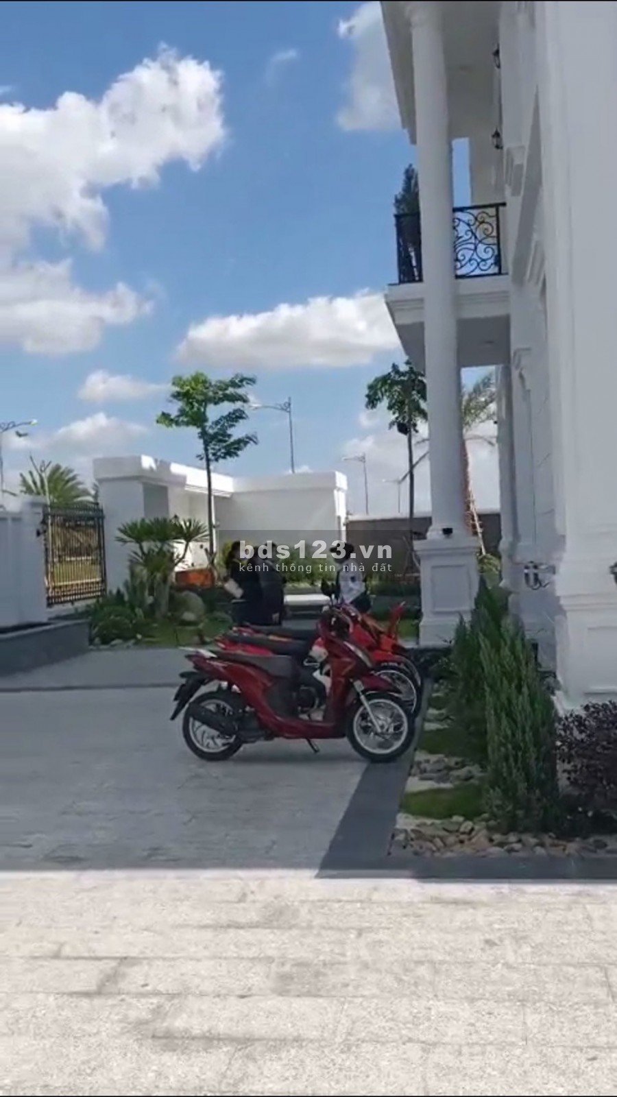 Biệt thự đơn lập Phú Cường, không gian sống đẳng cấp, an toàn và hiện đại giá chỉ 12.3 tỷ