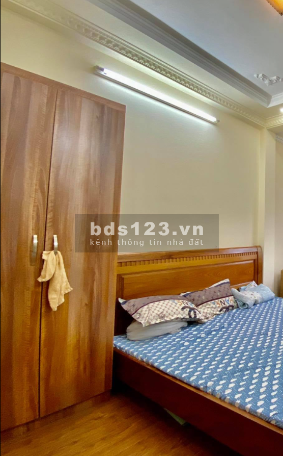 Ô tô dừng đỗ cửa ngày đêm, Khuất Duy Tiến, diện tích 26m, 4 tầng, giá 2,8 tỷ, KD rất tốt